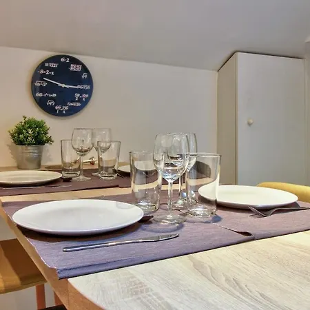 La Mansarde : Cosy Et Charme Au Centre Historique Apartment *