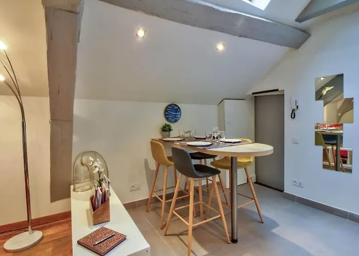 La Mansarde : Cosy Et Charme Au Centre Historique