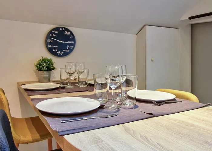 La Mansarde : Cosy Et Charme Au Centre Historique Apartamento *